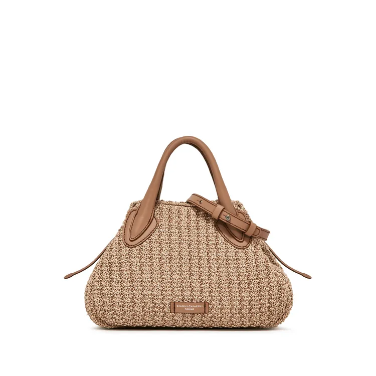 Judy草編手提包，1萬3600元。品牌提供