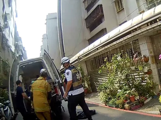 兄弟失和釀家庭悲劇 高雄男報案自首「我勒斃了哥哥」