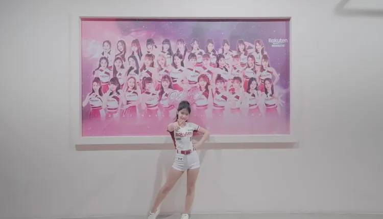 李多慧看到樂天女孩團體照中的自己，大喊「媽媽，是我」。翻攝李多慧YouTube