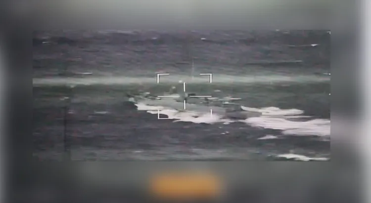 我海軍空中兵力嚴密監控共軍蘇州艦。國防部提供