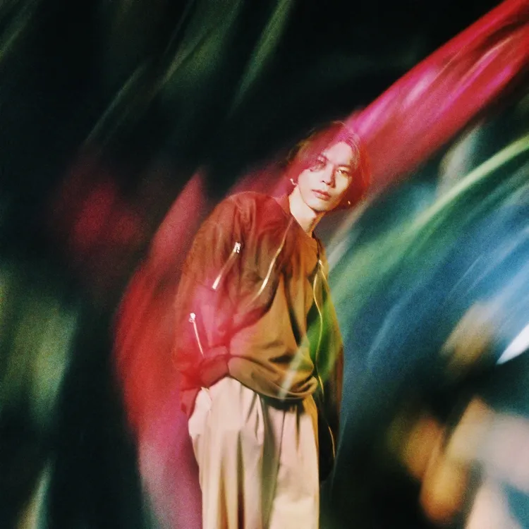 米津玄師過去都喜歡遮右眼，如今終於解放。Sony Music 提供