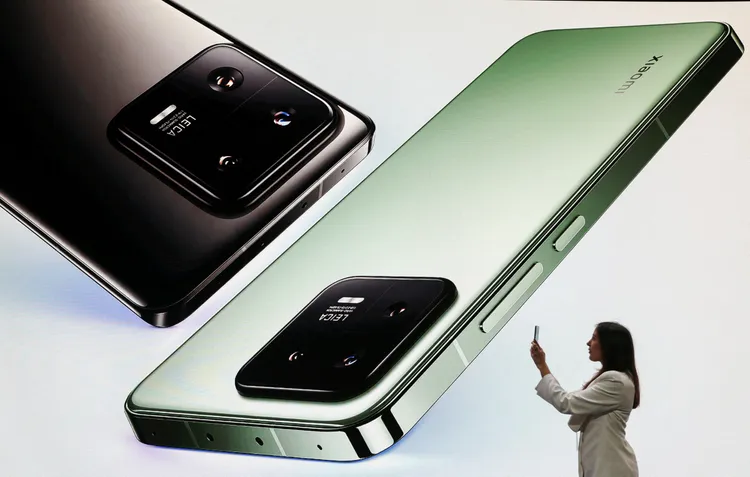 印度當局指控小米以假冒支付權利金的方式違法匯款給外國實體，因此凍結其資產；圖為小米手機的廣告。路透社