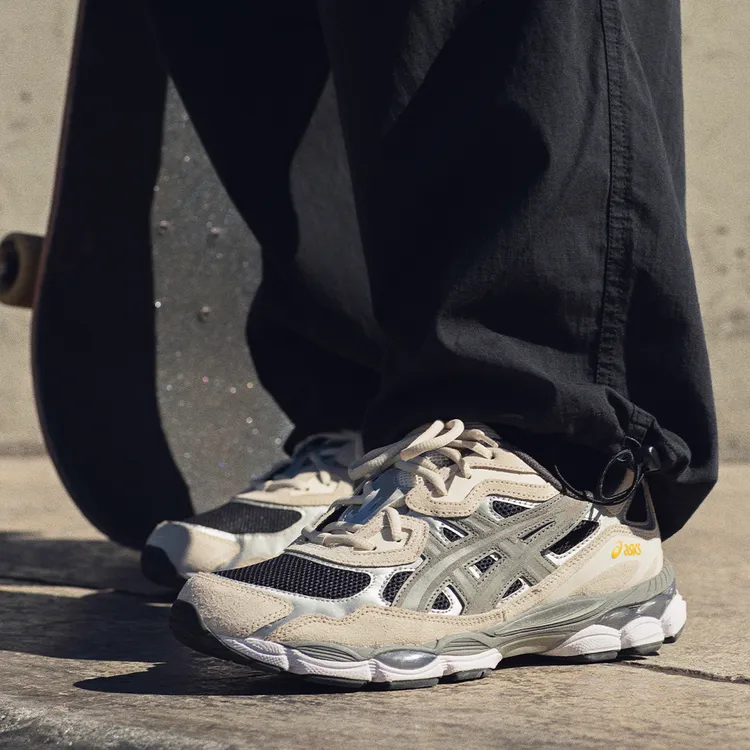 ASICS GEL-NYC鞋款，4280元。品牌提供