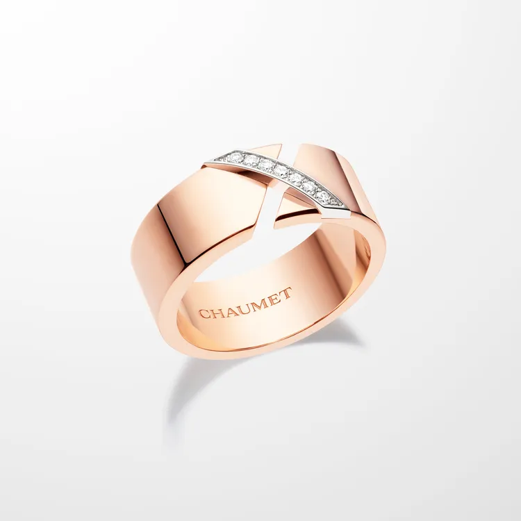 CHAUMET Liens Évidence系列玫瑰金鑽戒，12萬3000元。品牌提供