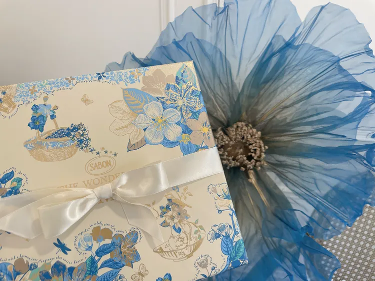 璀璨茉莉系列外盒包裝。張家玲攝