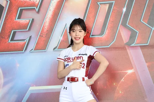 韓啦啦隊女神初登板！李多慧「期待見林襄」1舉動萌翻　最愛這個夜市小吃