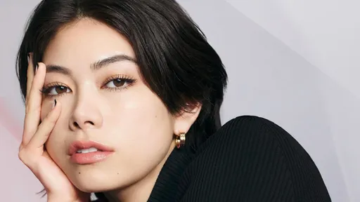 日妞用「極致纖長美睫」放電 心機彩妝睫毛膏助攻長又翹