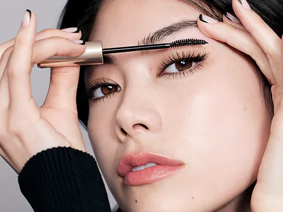 MAQuillAGE超持久捲翹睫毛膏主打是業界首款結合角蛋白翹睫纖維精華的睫毛膏。品牌提供