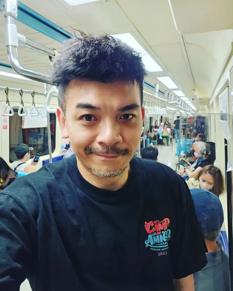 史丹利驚「全車廂只有我無罩！」翻攝自史丹利臉書