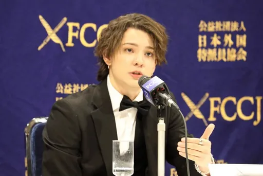 傑尼斯社長性侵現場曝光！前練習生開記者會播放手機影片