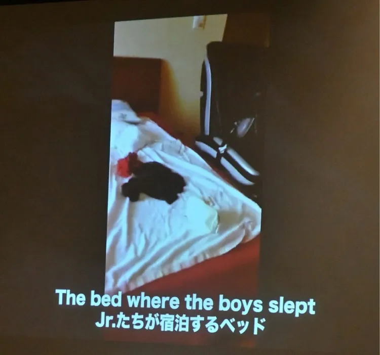 強尼喜多川給練習生留宿的臥室，備有按摩椅。翻攝《週刊文春》