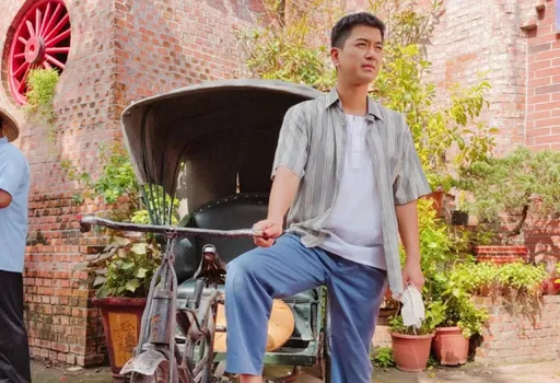 潘逸安遭小黑蚊攻擊腳踩牛屎 竟喊過癮想擱再一擺