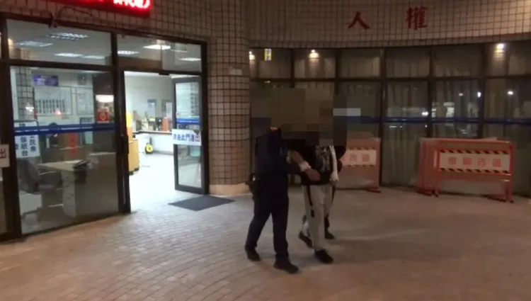 警方逮捕唐男。翻攝畫面