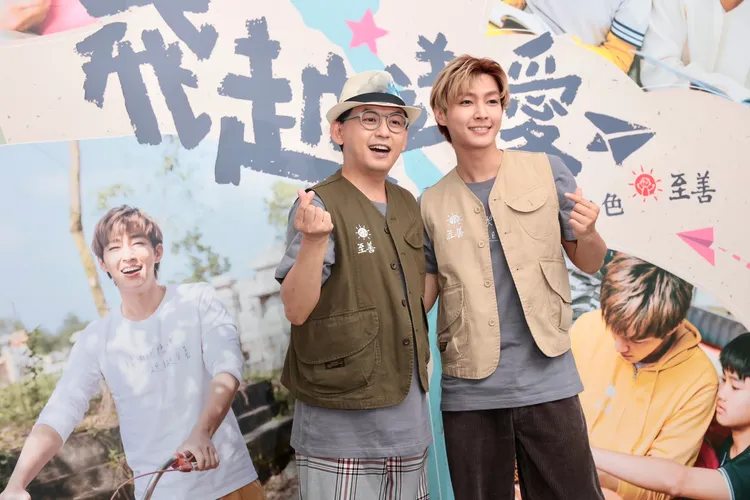 炎亞綸（右）今公益記者會主持人是黃子佼。彭欣偉攝