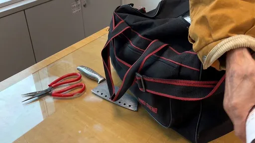 房屋違建遭開罰赴市府陳情　母湯啦！新北老翁掏雙刀嗆「我死給你看」