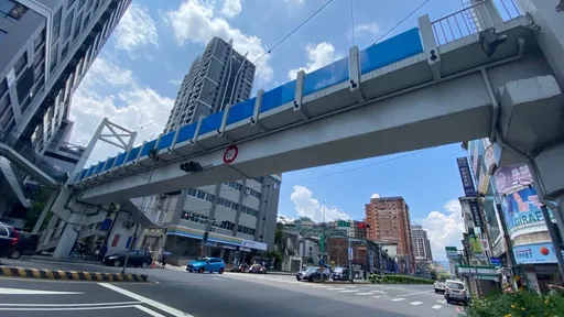功成身退!新店北新路千禧陸橋今拆除 街景開朗市容煥然一新
