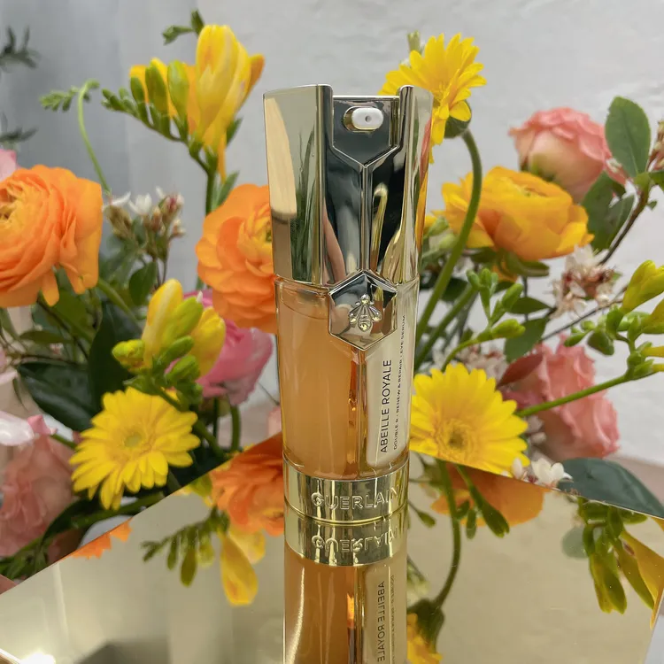嬌蘭皇家蜂王乳雙導眼部精華，20ml／5500元。張家玲攝
