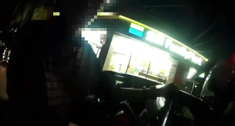 蔡男故作輕鬆要警方隨便查沒關係。三重警分局提供