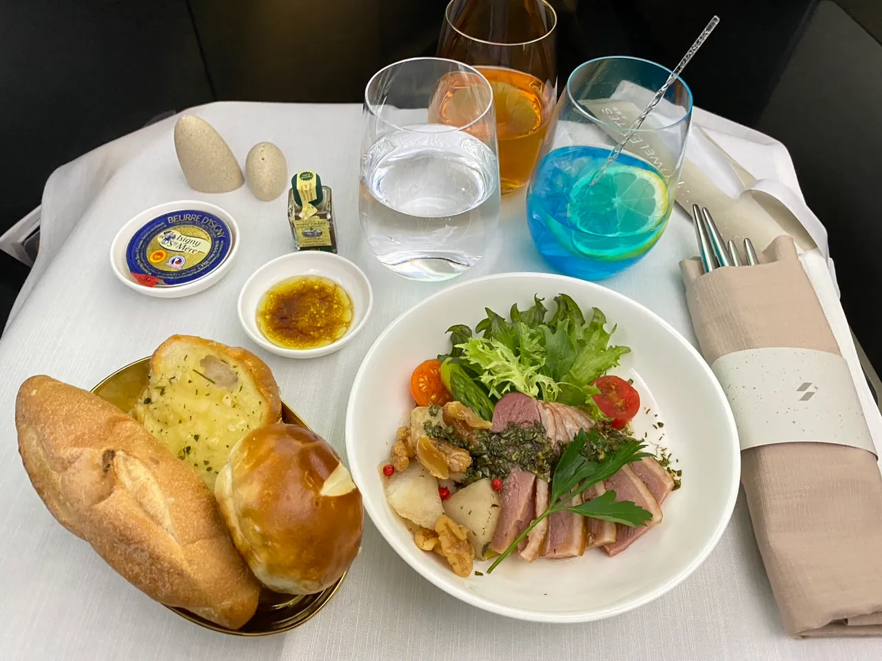 豐盛機上餐。陳怡文攝