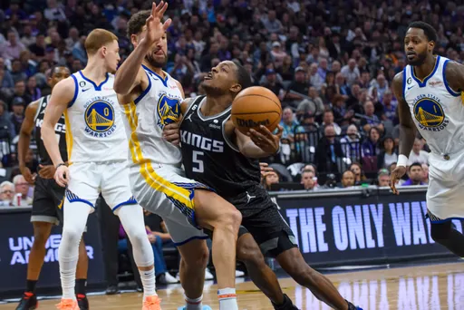 這狐狸太狠了！國王佛克斯重要時刻超殺　獲NBA史上首座年度「關鍵球員獎」