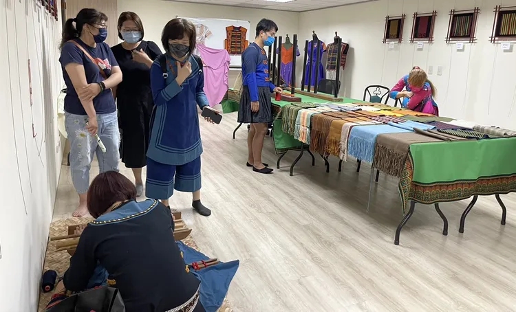 高雄市部落大學將開設傳授原住民編織。原民會提供