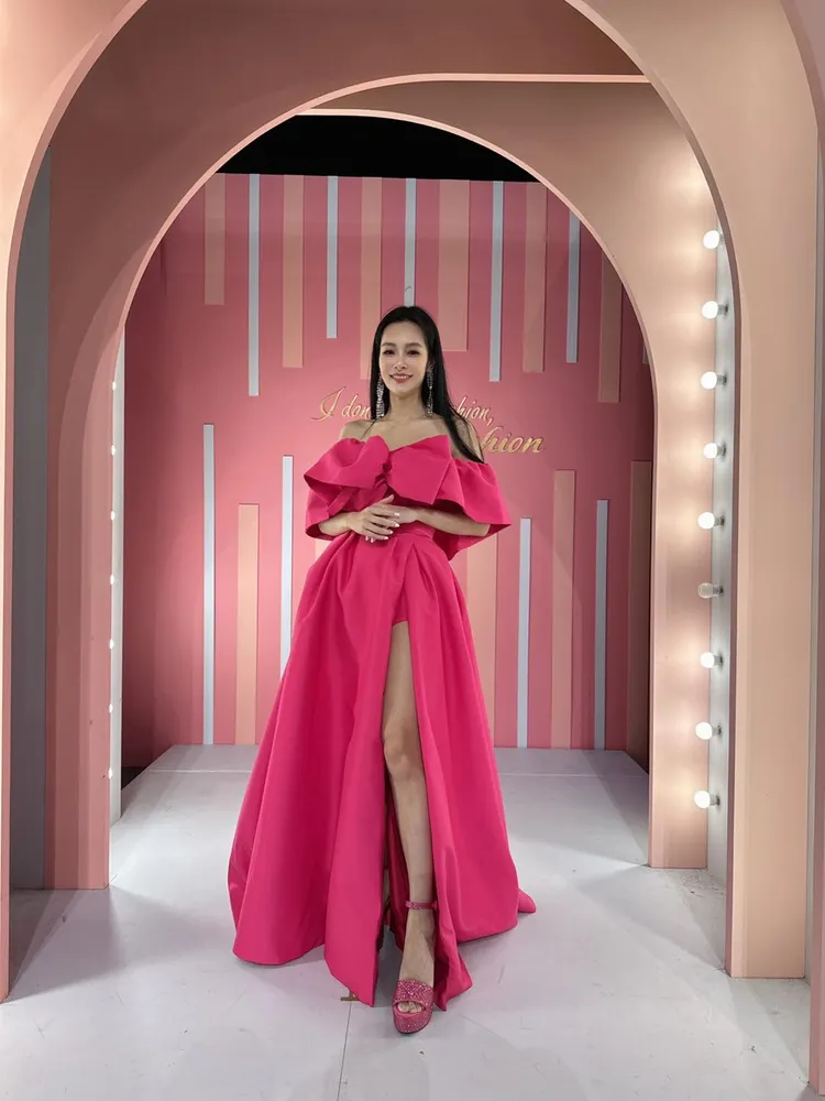 有「浮誇女王」之稱的藝人王思佳，衣著打扮向來以華麗浮誇的公主風為鮮明招牌。翻攝王思佳臉書