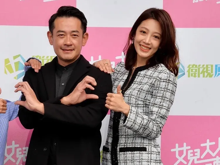 柯叔元（左）和黃薇婷戲外如同親父女。衛視提供