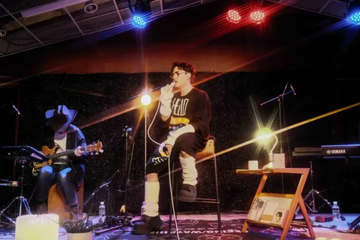 HUSH揪人開房自爆愛裸睡 等歌迷進場解鎖私密物