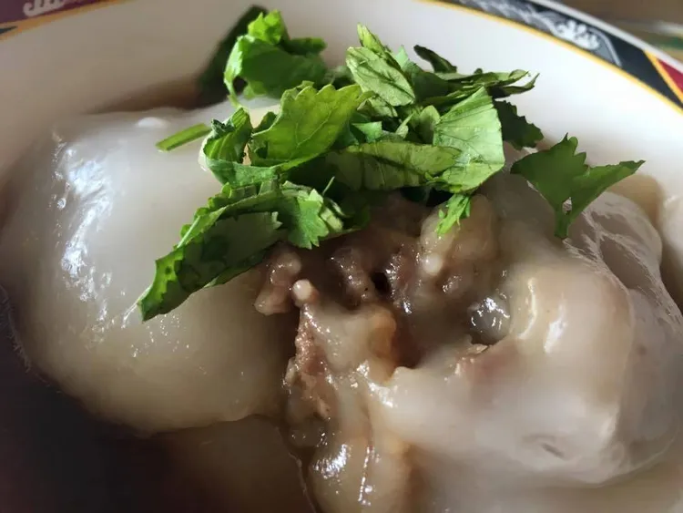 歸來肉圓的肉圓小巧，搭配獨門醬汁，是許多老饕的口袋美食。翻攝歸來肉圓臉書