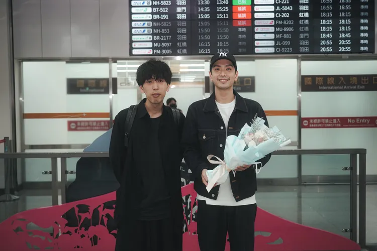 黑羽麻璃央（右）和導演山口健人都很希望可以抽空去夜市。希望行銷提供