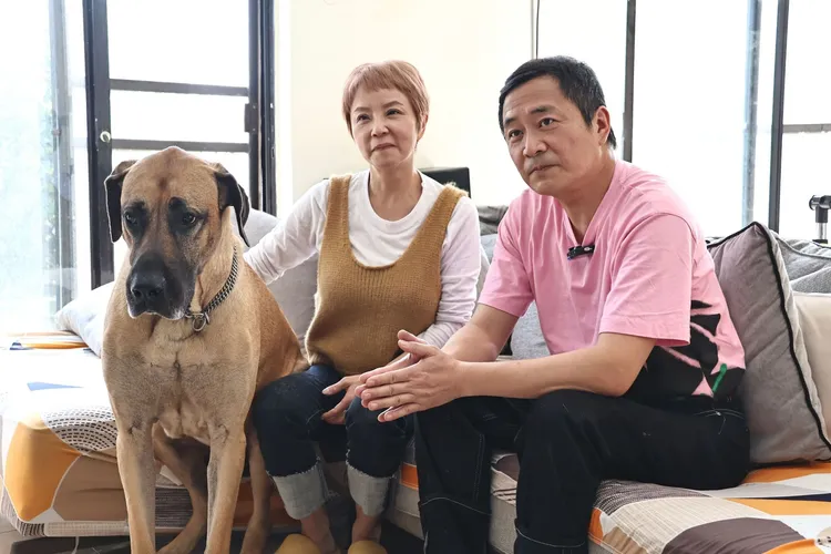 湯志偉（右）和Juby今年結婚10周年。施昂強攝