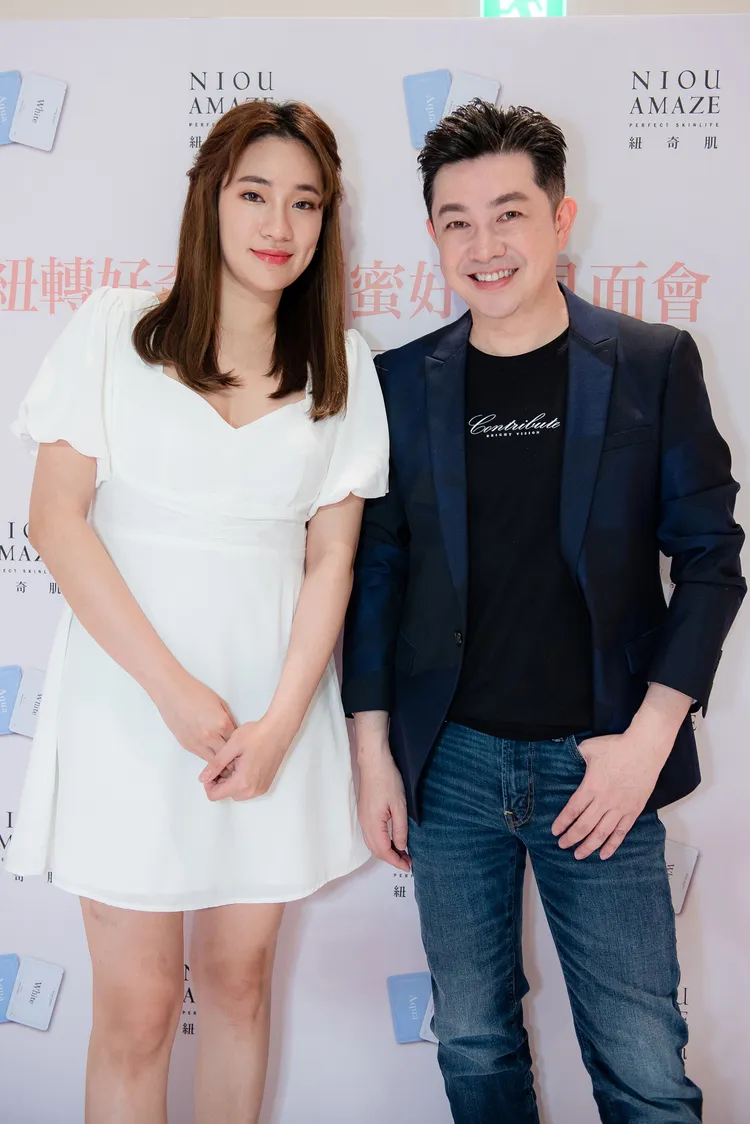 李明川(右)和蒂蒂一起擔任一日店長。紐奇肌提供