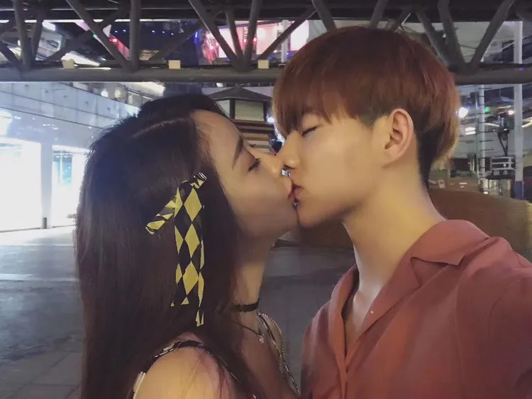 咸素媛和陳華這段母子戀愛的高調。翻攝咸素媛IG