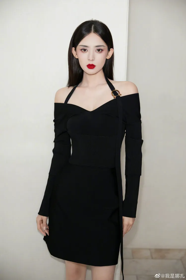 古力娜扎是新疆維吾爾族，五官深邃亮麗。翻攝本人微博