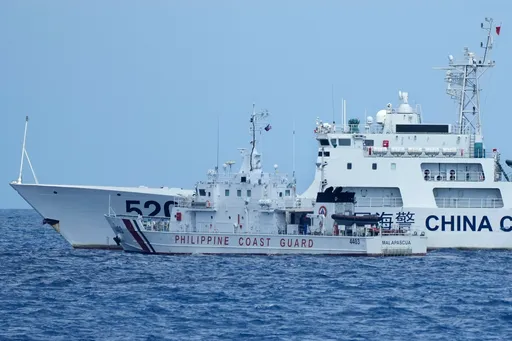 中國海警攔截菲律賓巡邏艦挑釁 雙方近距離對峙畫面曝光