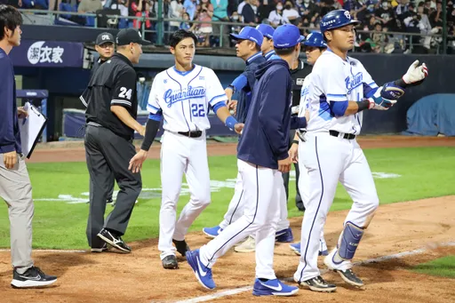 昨富邦悍将主场开幕战「促请裁决」中职认了误判 三垒审惩处出炉!