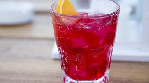 吸血鬼專屬!日本主題咖啡店特調「女血雞尾酒」 醫驚呆:千萬毋湯飲