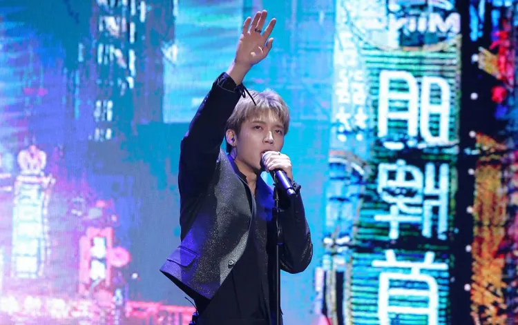 南優鉉開心和台灣粉絲打招呼。鄭孟晃攝