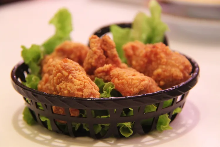 當身體長期承受慢性壓力時，反而特別想吃「油炸食物」。翻攝自pexels