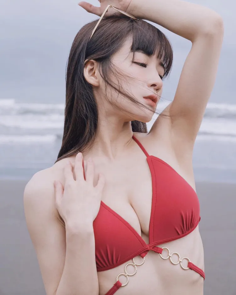 花花曬出美照反擊網友。翻攝花花IG