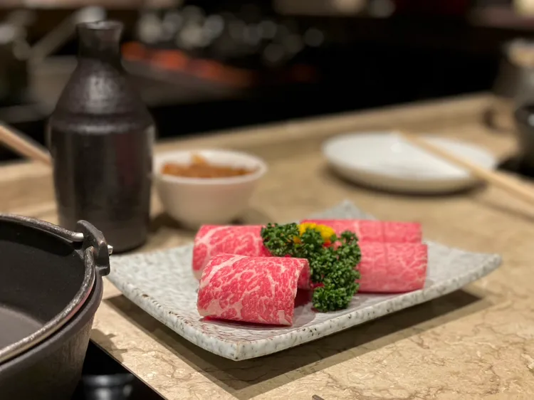 Extension 1 by橘色壽喜燒全台宅配組-和牛組能吃到日本宮崎A5黑毛和牛板腱和美國Prime牛小排。曾仲葳攝