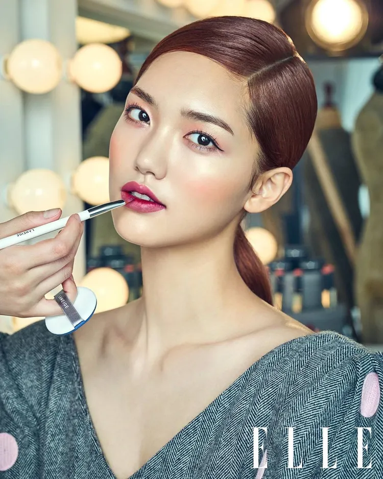 鄭彩律外型亮眼，以模特兒入行。翻攝鄭彩律IG