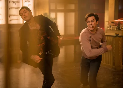 「帥殭屍」霍特改當吸血鬼特助 吞真蟲獲超能力分享最愛口味是這個