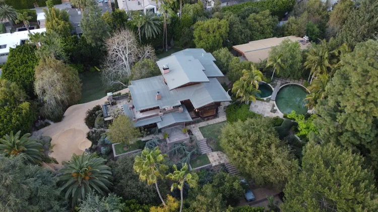 小布最近將洛杉磯的房產以11.8億元台幣出售。達志