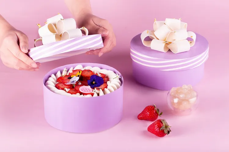 台北萬豪酒店母親節限定蛋糕「濃芋馨情」6吋，售價980元。業者提供