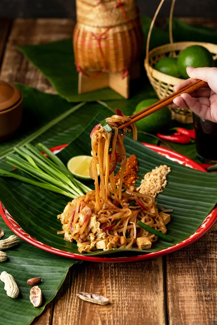 帕泰家-經典蔬食炒河粉。業者提供