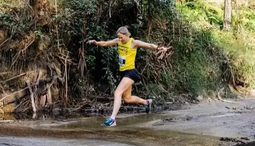 形象崩壞!女子超馬世界紀錄保持人作弊 人家苦哈哈路跑她搭車