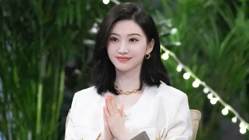 遭舊愛張繼科出賣私密片抵債 景甜沉默多天首露面