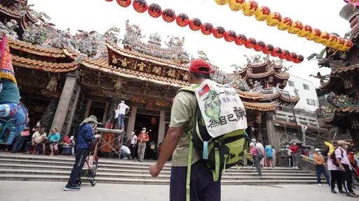 「中風界阿甘」不被逆境打敗　半身癱瘓跛腳隨大甲媽遶境