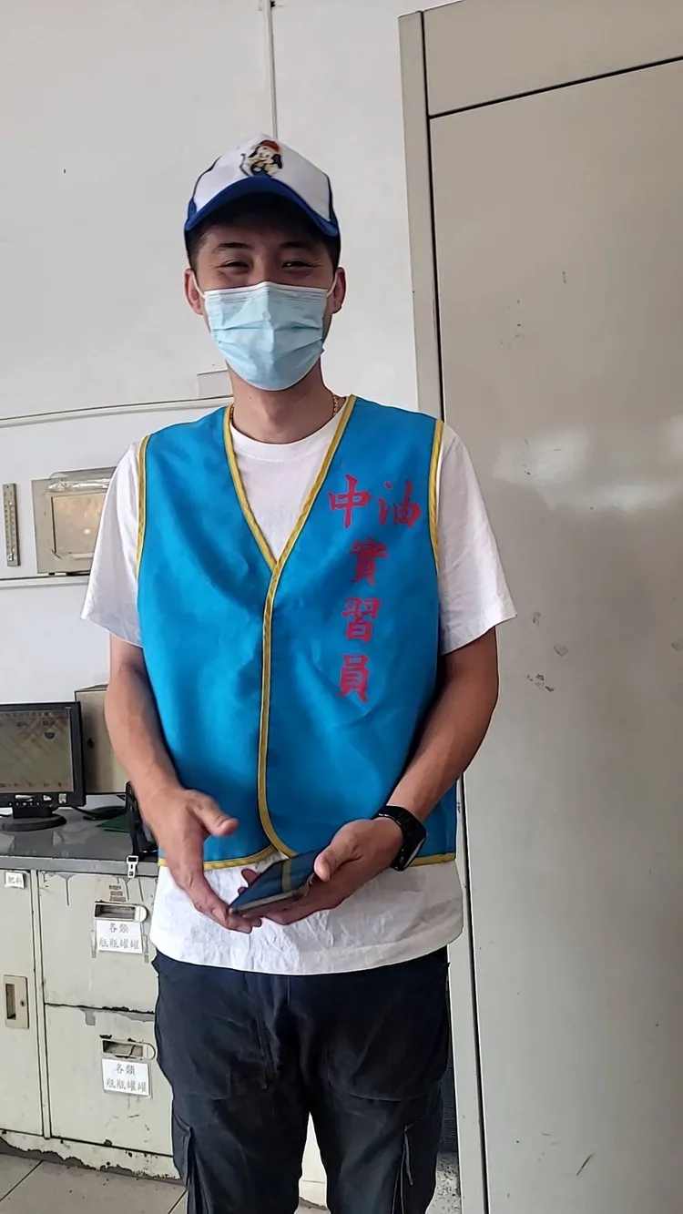 警方變裝加油站工讀生展開埋伏。警方提供